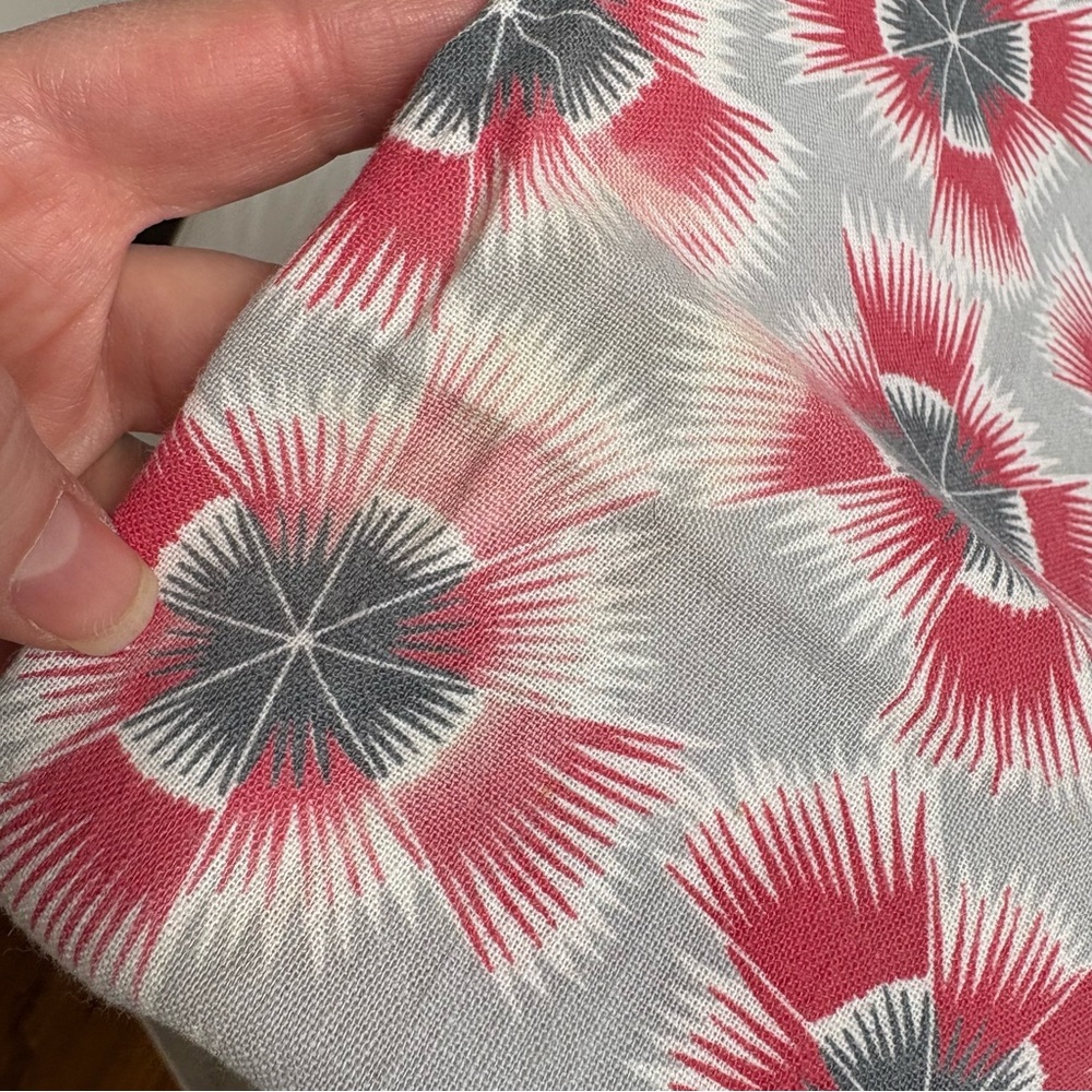 Vintage large feedsack 1940s cotton gray muted red 1+ yard quilting crafting - Picture 6 of 9